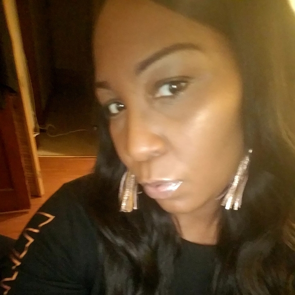 Meet your Posher, Rosalind - Picture 1 of 1